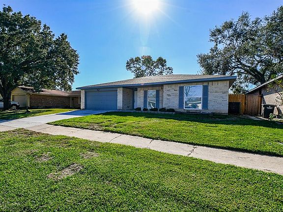 3rd image of 13707 Towne Way Drive