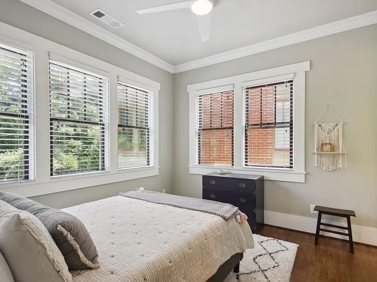 519 N Highland Ave NE — Photo 18