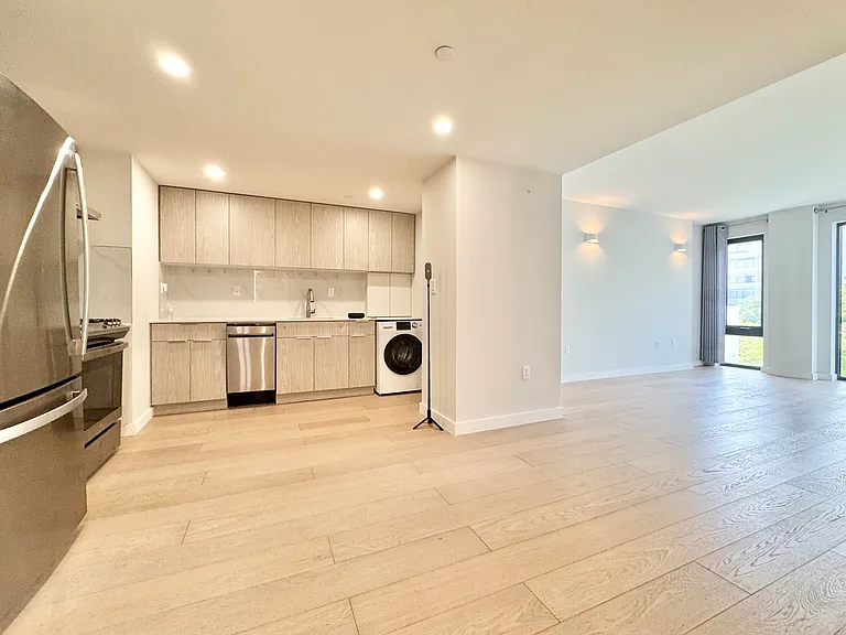 136-80 41st Ave #5C — Photo 2