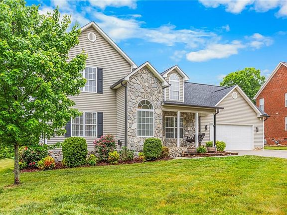 2nd image of 203 Naola Ct