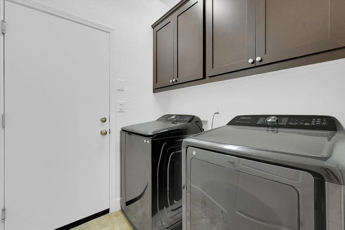 5658 Stonehaven Drive - 1 — Photo 3