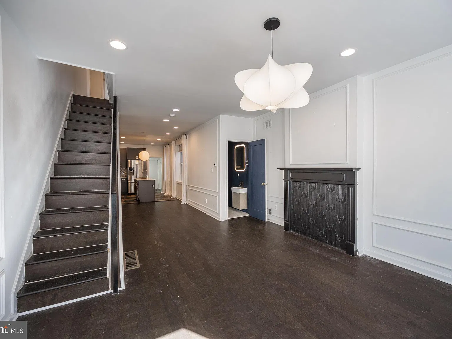 3 bed, 1.5 bath, 1300 sqft, $3,495 — Photo 1