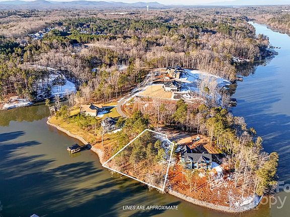 3rd image of 5759 Lake Pointe Dr