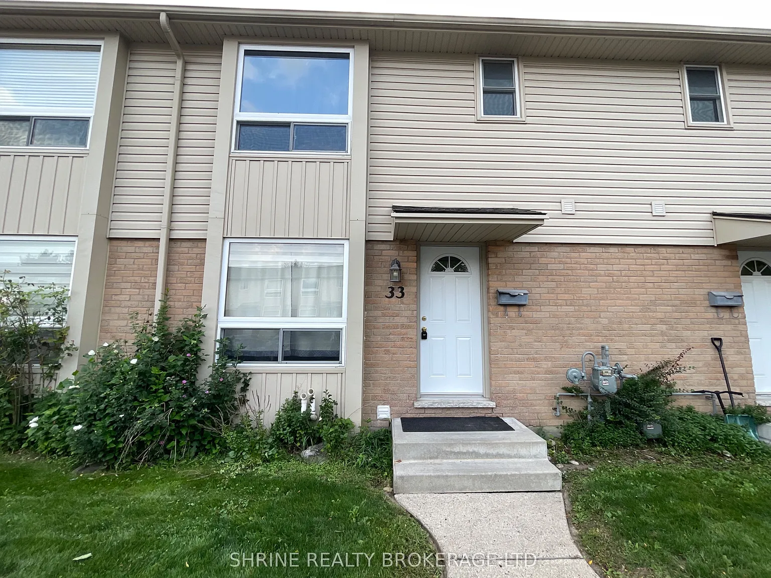 3 bed, $2,200 — Photo 1