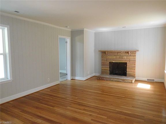 5th image of 4411 Old Town Dr