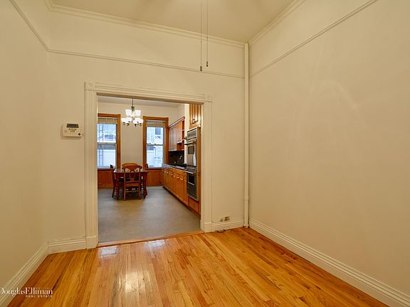 5th image of 5-46 51st Ave #1