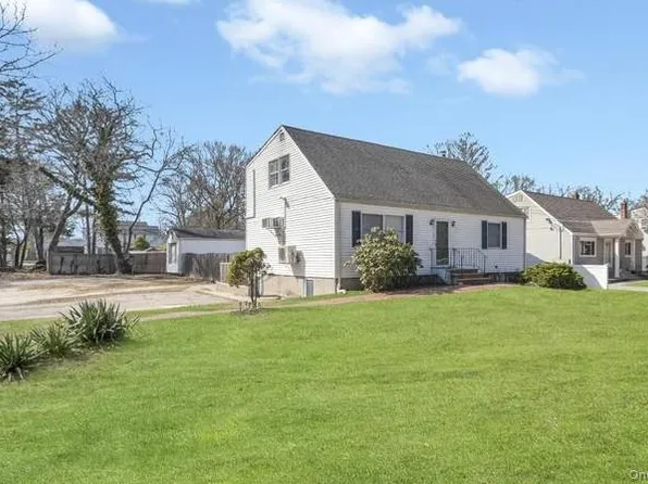 532 Park Avenue, Centereach, NY 11720