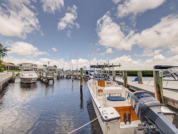 Boat slips