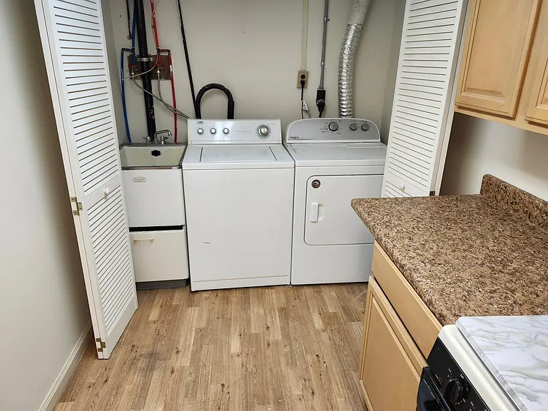 157 Golden City Rd — Photo 36
