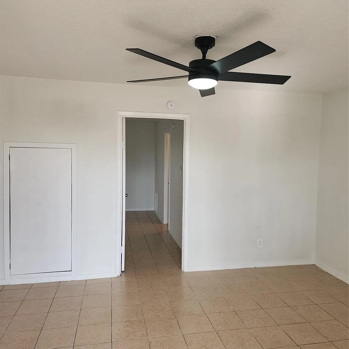 1 bed, 1.0 bath, 2580 sqft, $800 — Photo 4