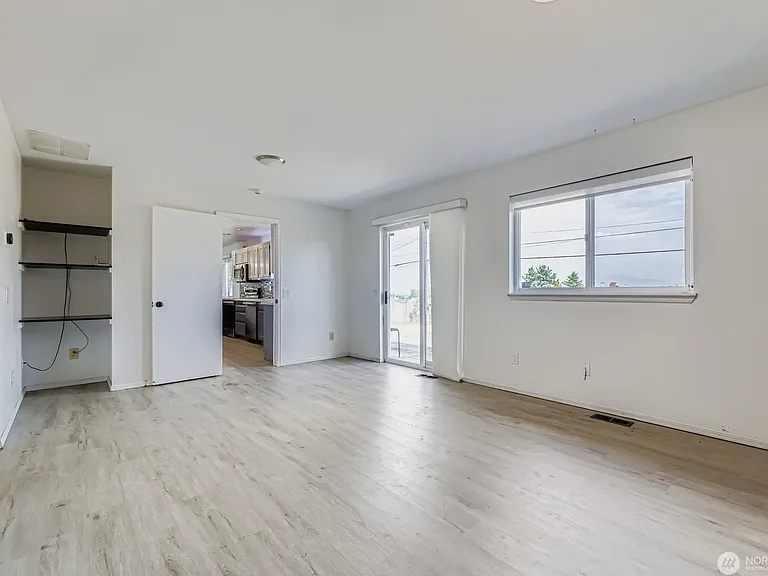 3921 High St — Photo 8