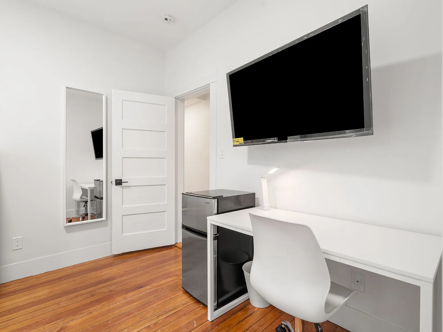 1 bed, 1400 sqft, $1,675 — Photo 3