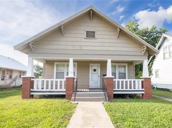 1108 W 9th St, Coffeyville, KS 67337