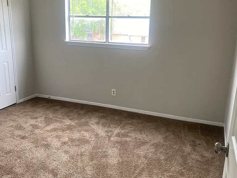 3402 Lantern Ln — Photo 12