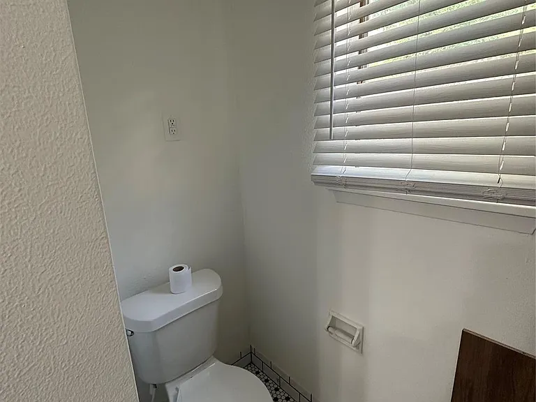 1906 Binz St #3 — Photo 10