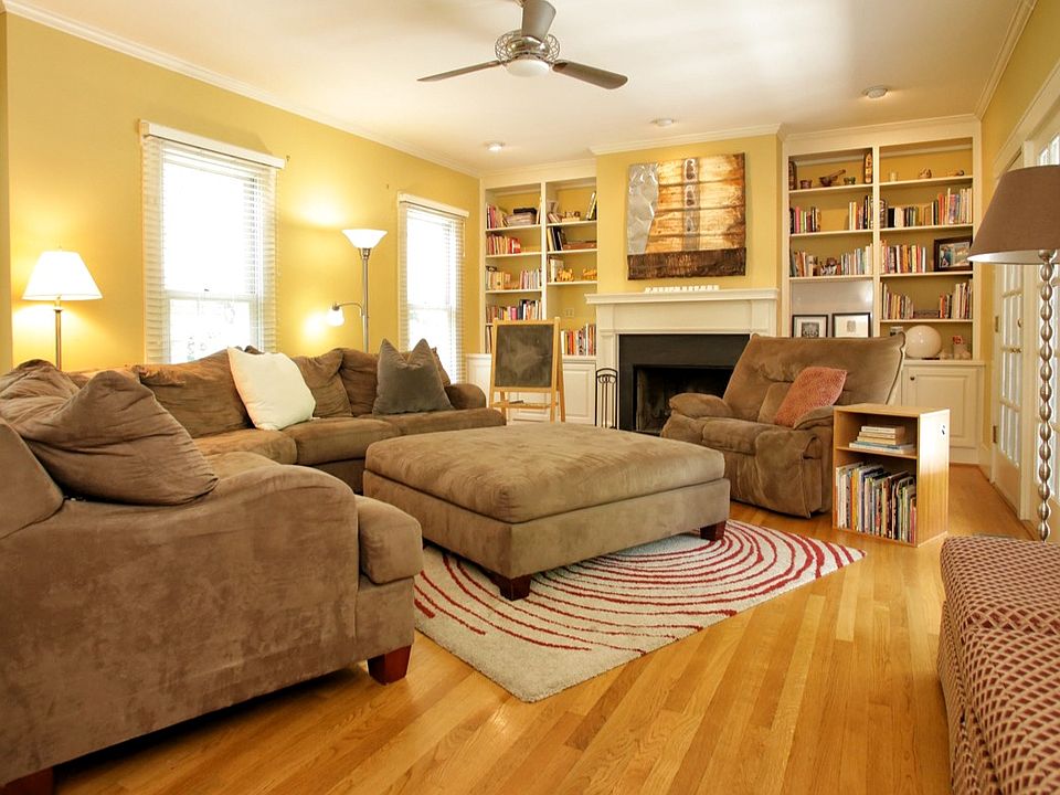 1st image of 835 W Lexington Ave