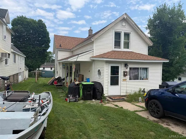 924 W Superior St, Munising, MI 49862