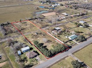 8025 N Humble Camp Rd, Texas City, TX 77539