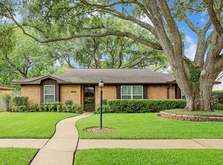 5739 Portal Dr, Houston, TX 77096