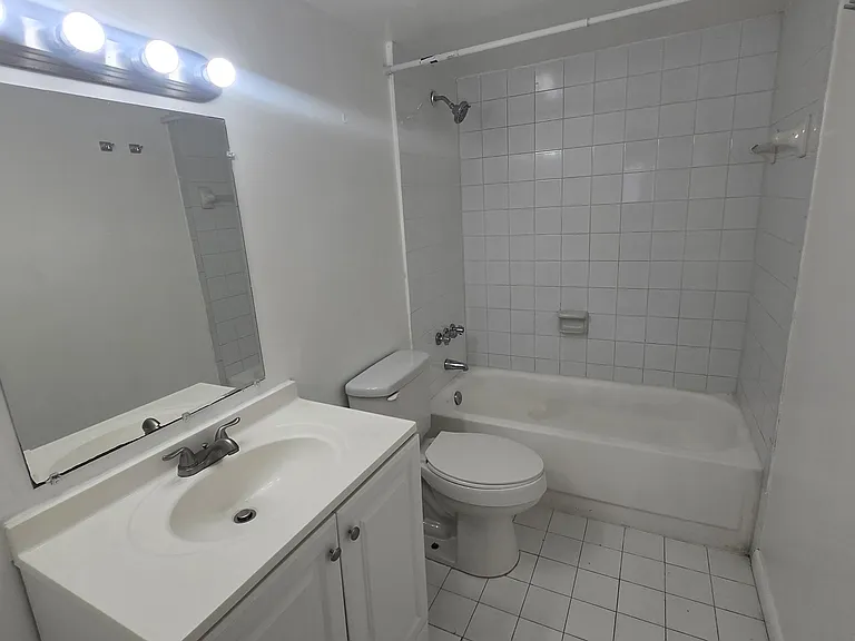 15221 NE 6th Ave #A210 — Photo 10
