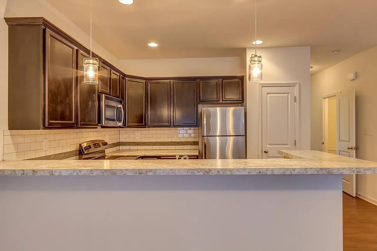 Savannah Oaks Townhomes — Photo 4