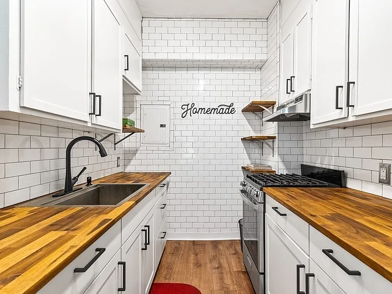 1945 Commonwealth Ave #7 — Photo 2