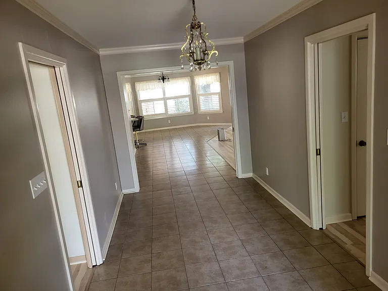 307 N Avenue M — Photo 2