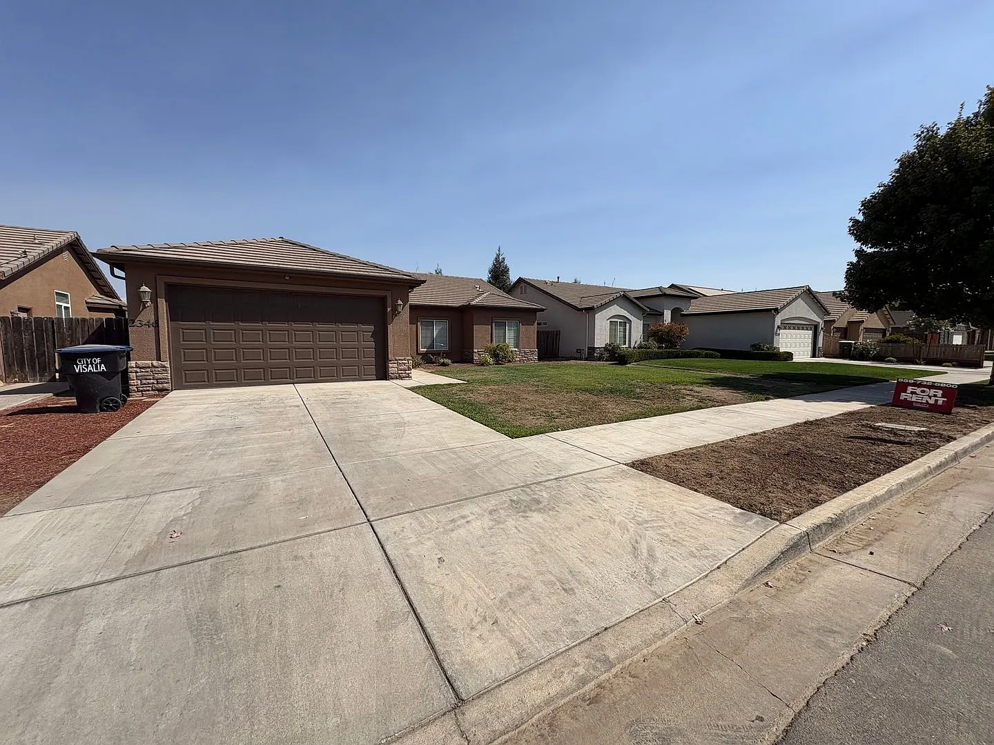 NW Visalia Home in Quiet Neighborhood for Rent Ready! — Photo 2