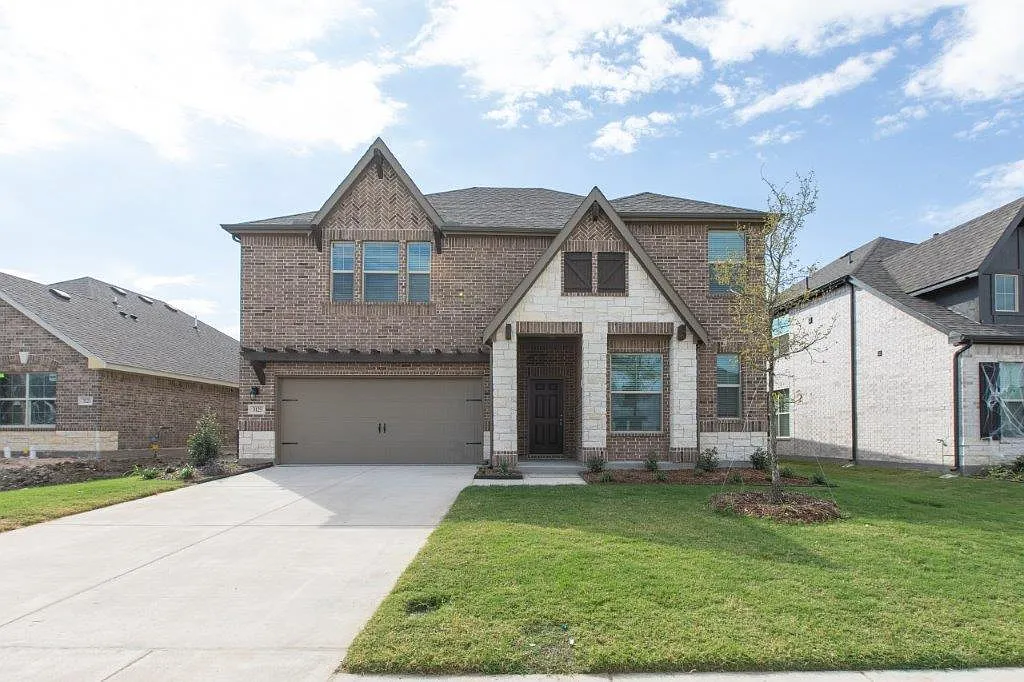 5 bed, 3274 sqft, $3,700 — Photo 1