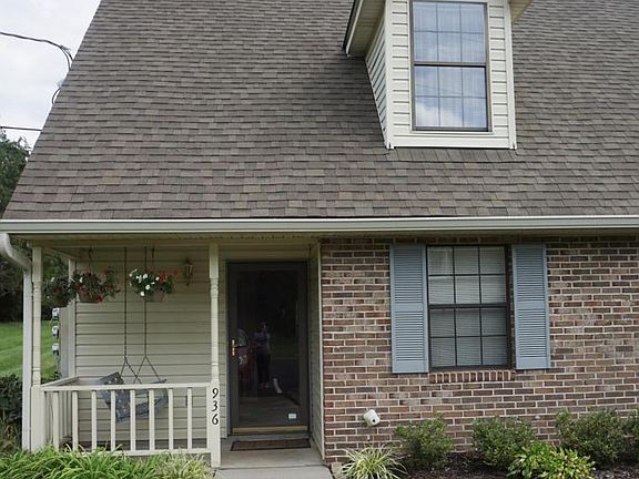 2nd image of 936 Chip Cove Ln