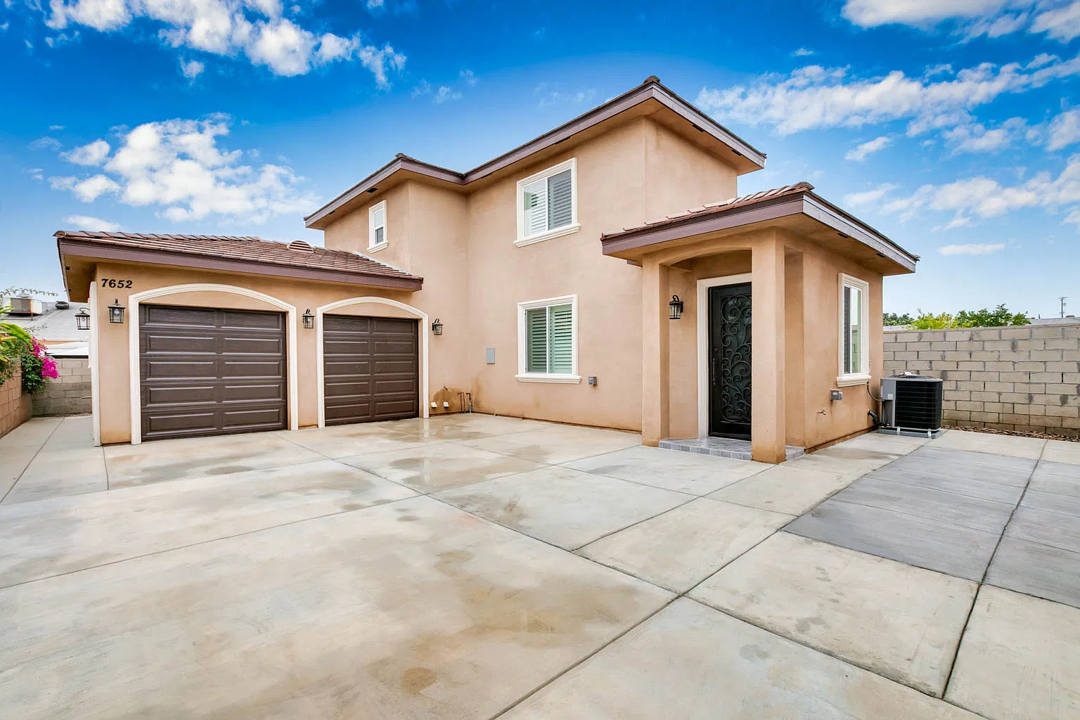 3 bed, 1127 sqft, $3,650 — Photo 1