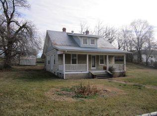 1919 Hollins Rd NE, Roanoke, VA 24012