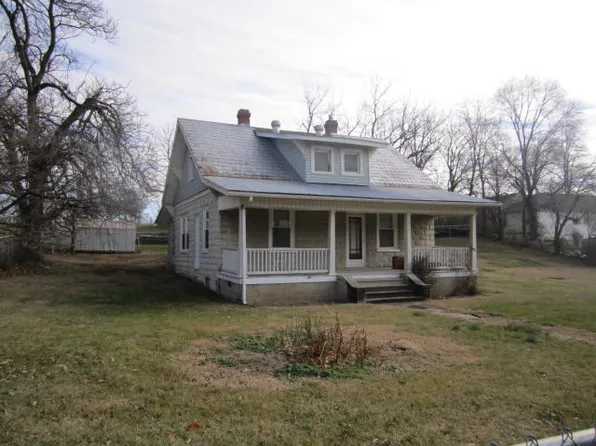 1919 Hollins Rd NE, Roanoke, VA 24012