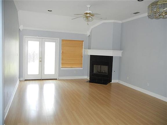 3rd image of 604 Hosanna Ct