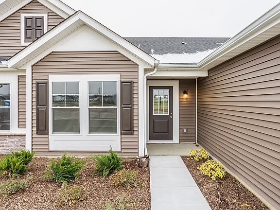 2nd image of 7121 Lillian Pl