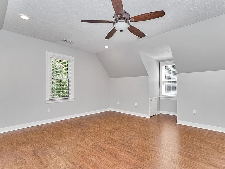 9395 Blacksmith Dr — Photo 30