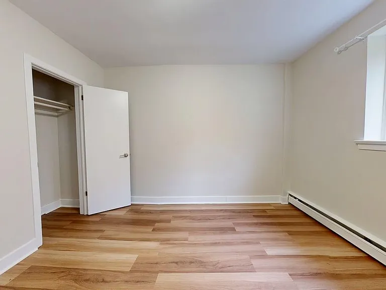1196 Shillington Ave — Photo 18