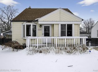 22315 Kramer St, Saint Clair Shores, MI 48080