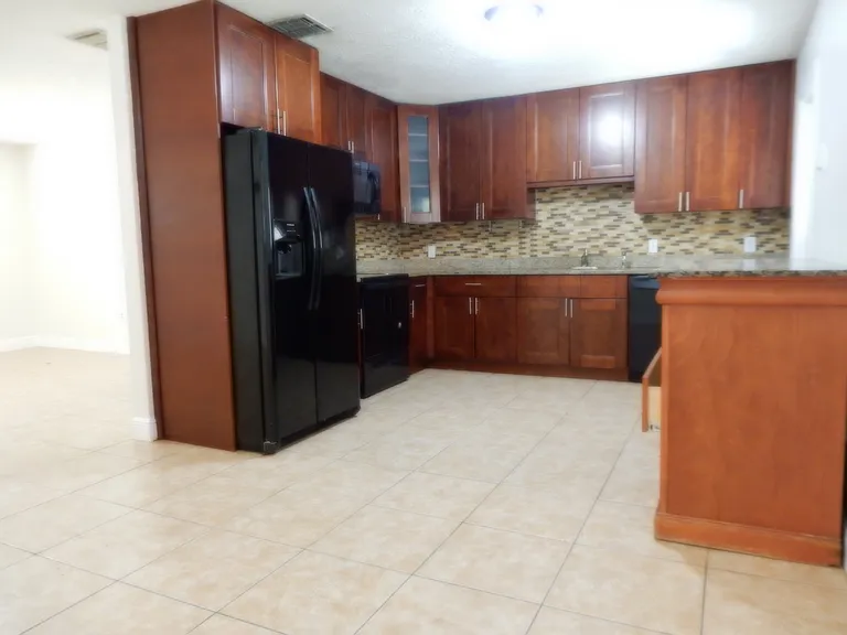Ample kitchen