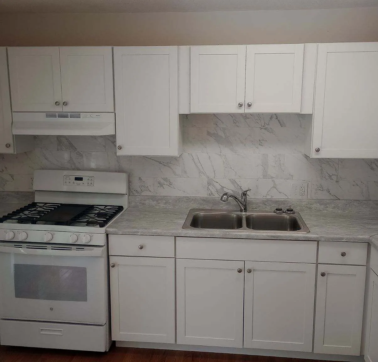 106 Terrace Ct — Photo 2