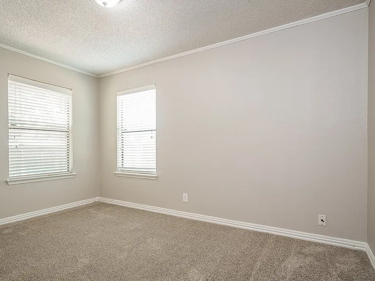 505 Plainview Dr — Photo 13