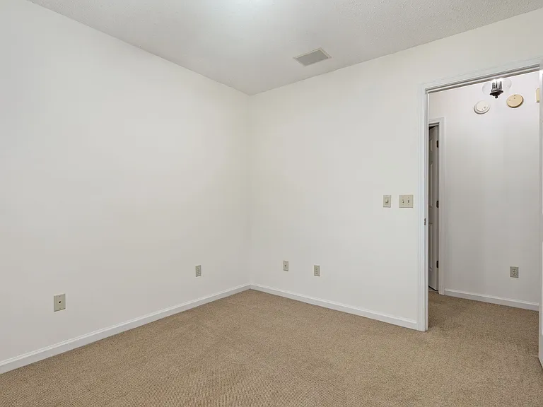 2445 Meadowlark Ln — Photo 24