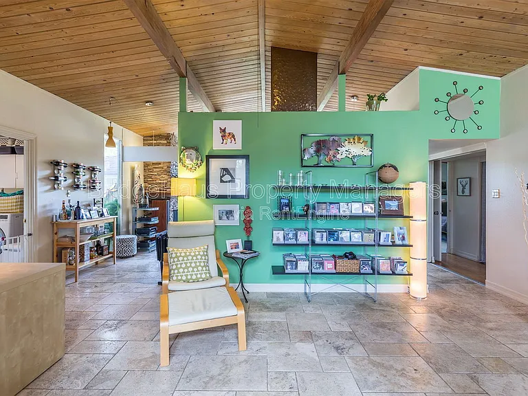 132 Riviera Dr — Photo 5