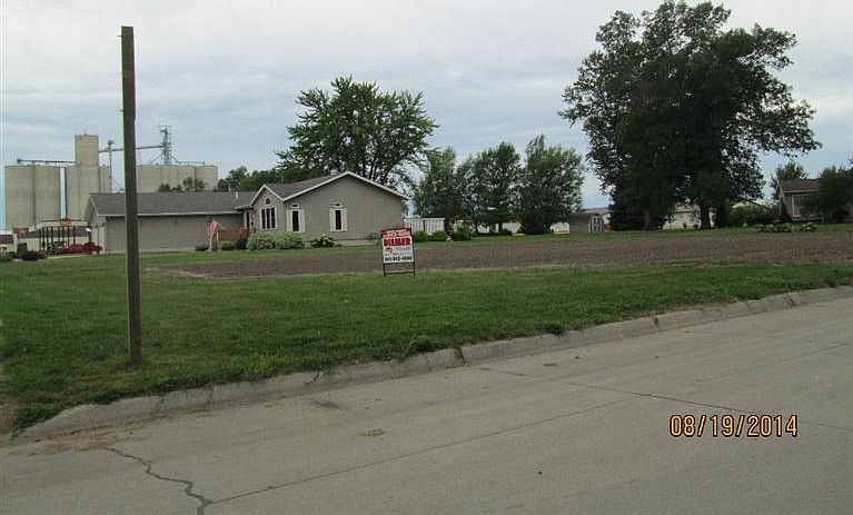 2nd image of 664 Main Ave N