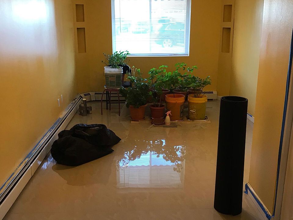 1st image of 2825 Schurz Ave #1