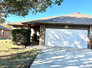 3243 W Raynell St, Springfield, MO 65807
