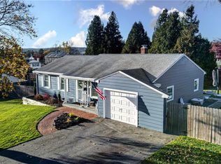 135 Fairview Ave, Cumberland, RI 02864