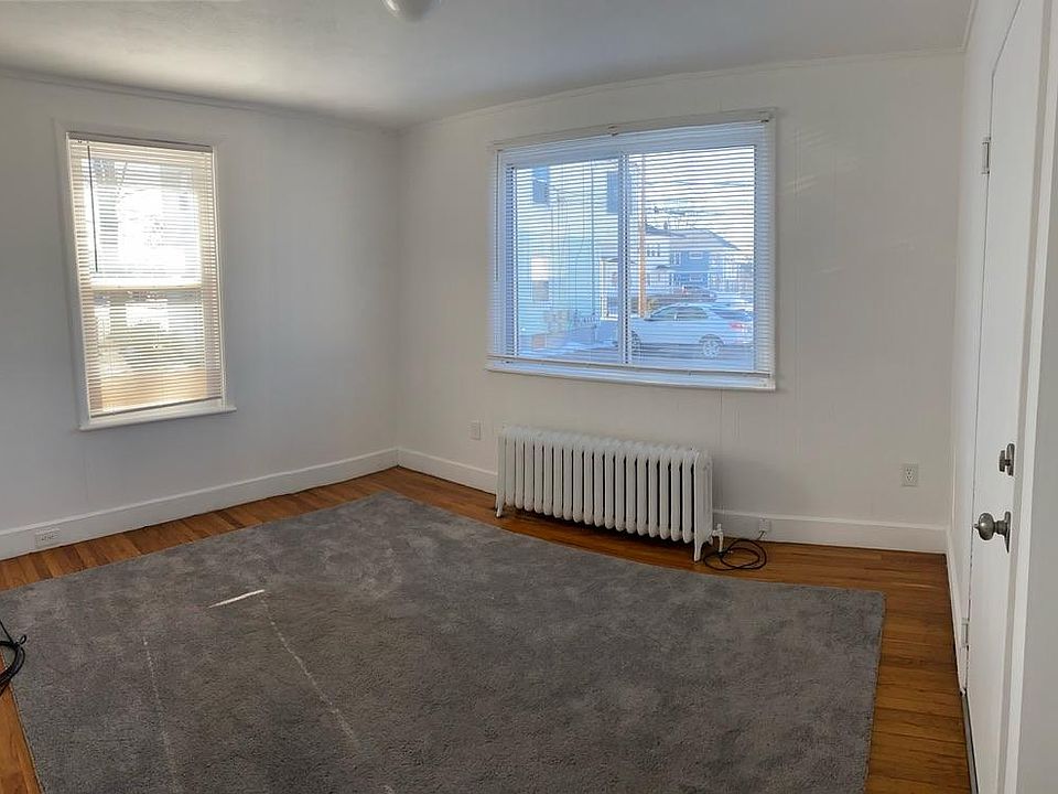1st image of 997 York Ave Floor 1