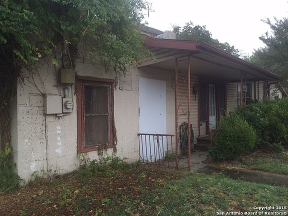 5th image of 1001 S Hackberry St