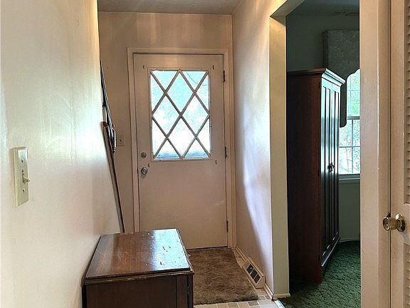 2nd image of 4190 Aleesa Dr SE